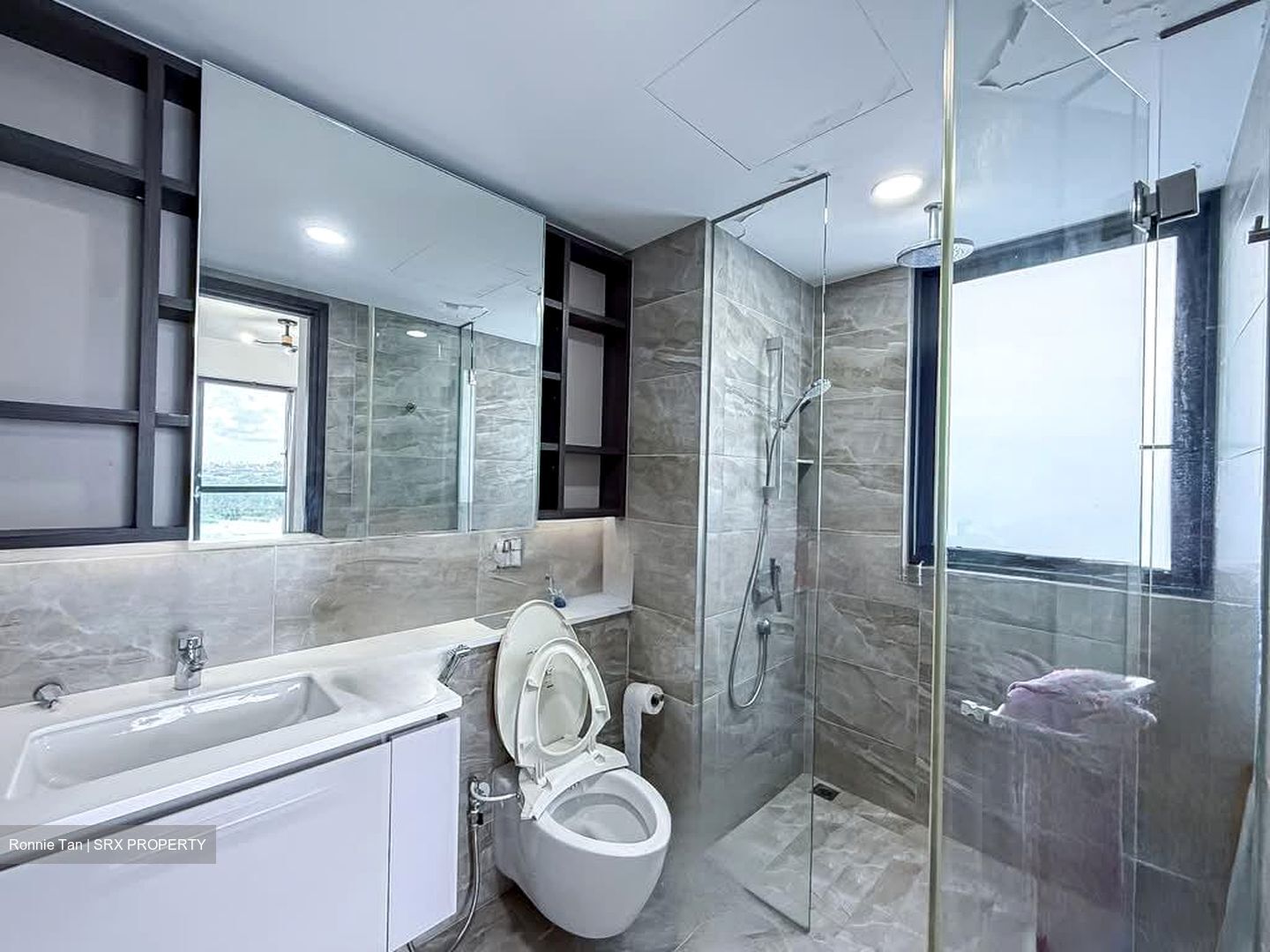 Lake Grande (D22), Condominium #557691181